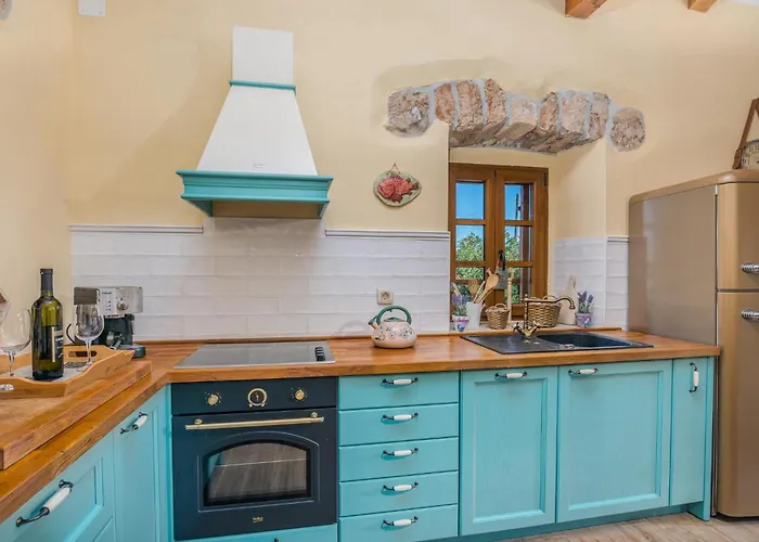 Vakantiehuis Stunning In Svet Vid Dobrinjski Gostinjac