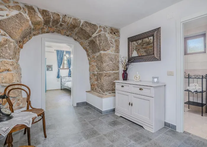 Stunning In Svet Vid Dobrinjski Vakantiehuis *