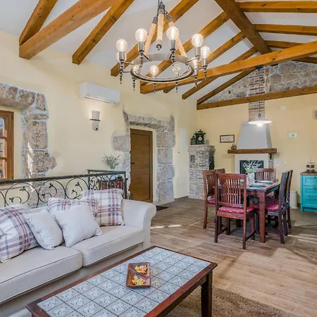 Stunning In Svet Vid Dobrinjski Gostinjac