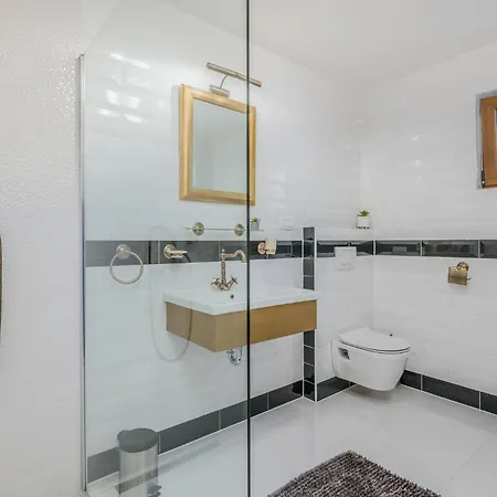 Stunning In Svet Vid Dobrinjski Gostinjac