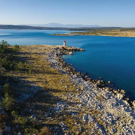 Stunning In Svet Vid Dobrinjski Nyaraló *