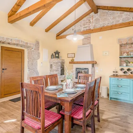 Nyaraló Stunning In Svet Vid Dobrinjski Gostinjac