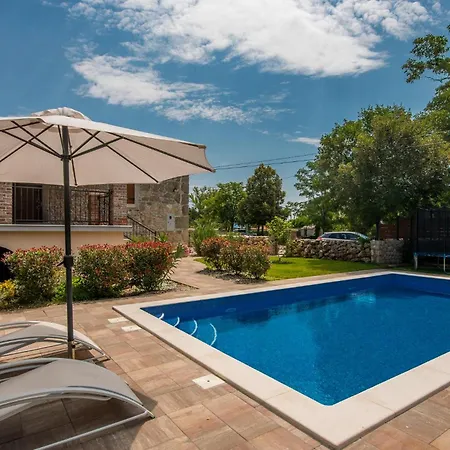 Stunning In Svet Vid Dobrinjski